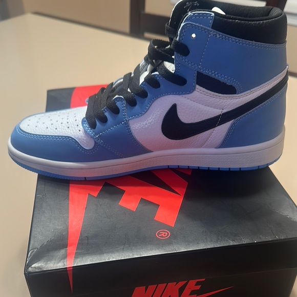 Nike Air High-Top Sneakers in Blue and White - Picture 7 of 8